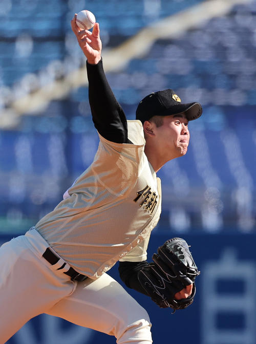 星稜対作新学院　作新学院先発の小川哲（撮影・野上伸悟）