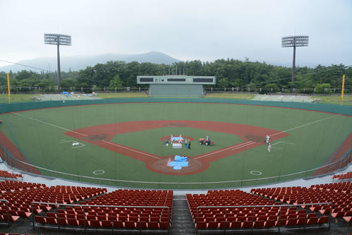 工事が進む20年東京五輪で野球・ソフトボールの会場となる県営あづま球場。バックネット裏からの景色(撮影・島根純)