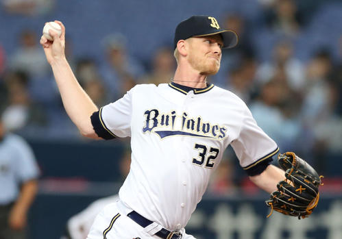 7月、楽天戦に登板するディクソン